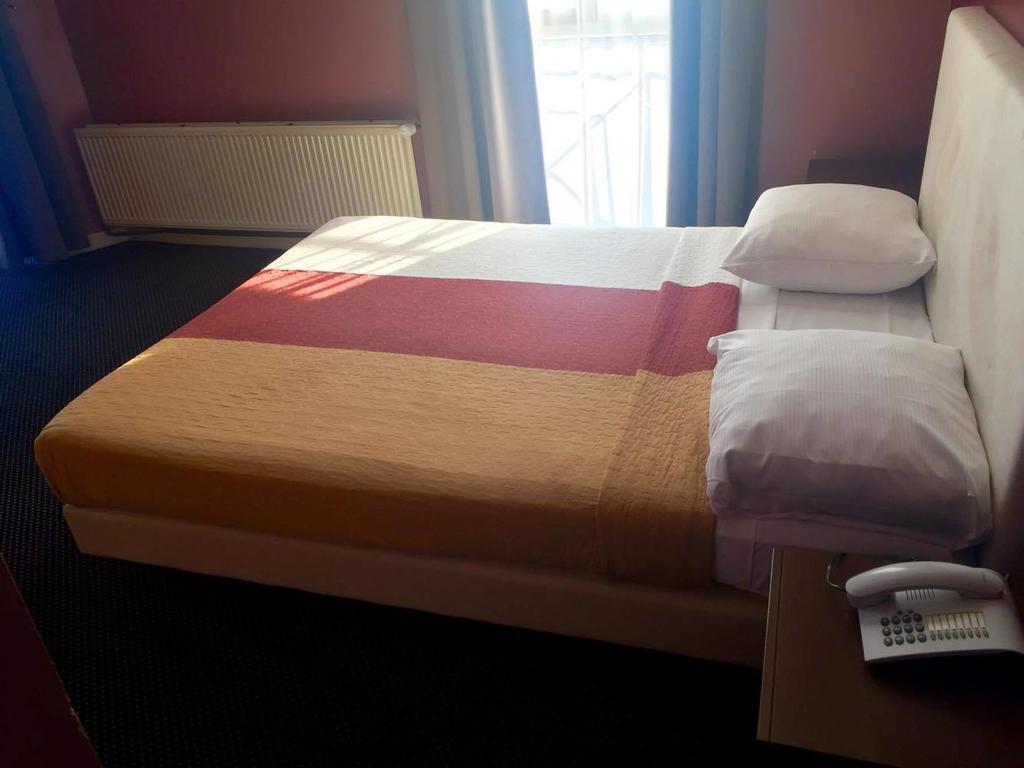 Hotel Stalingrad 布鲁塞尔 外观 照片